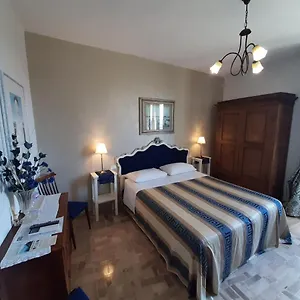 https://il-vecchietta.it-tuscanyhotel.com
